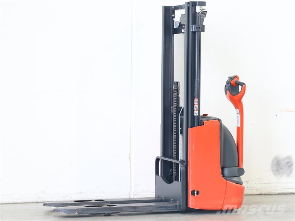 Linde L10/1172 Järelkäidavad virnastajad