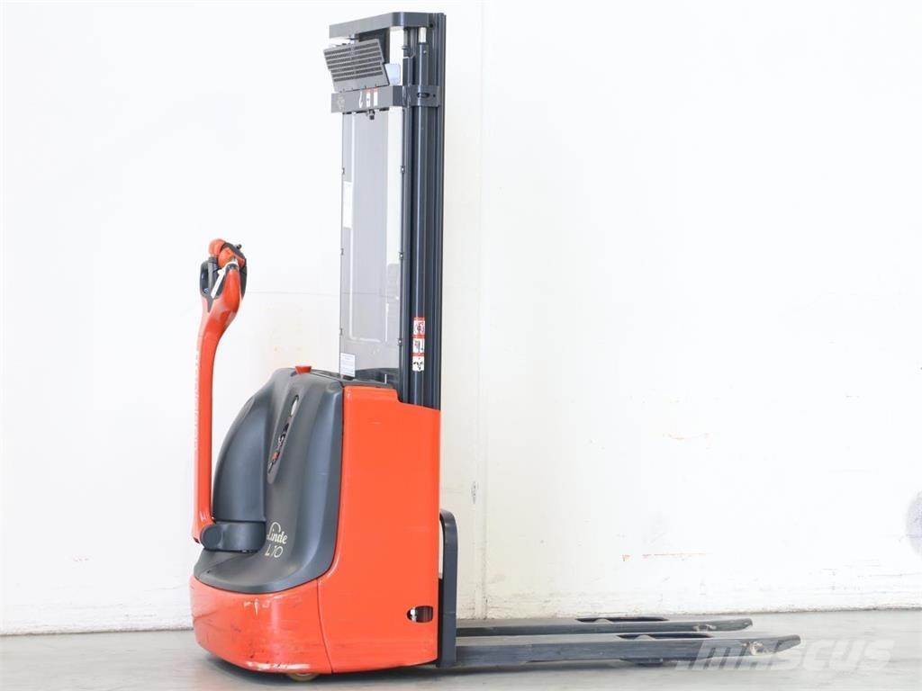 Linde L10/1172 Järelkäidavad virnastajad