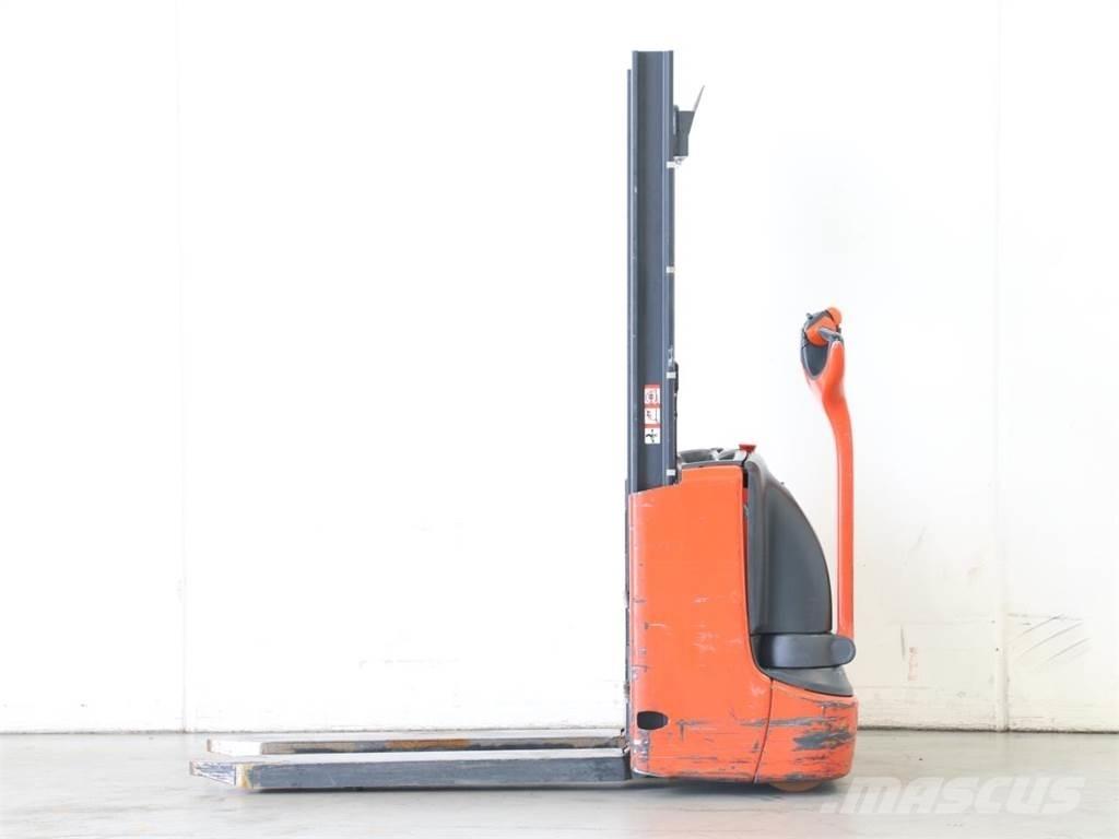 Linde L10/1172-01 Järelkäidavad virnastajad