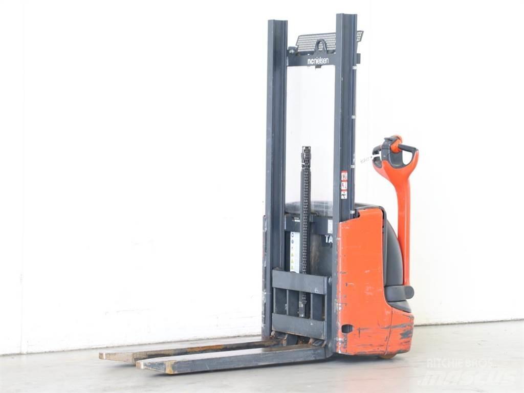 Linde L10/1172-01 Järelkäidavad virnastajad