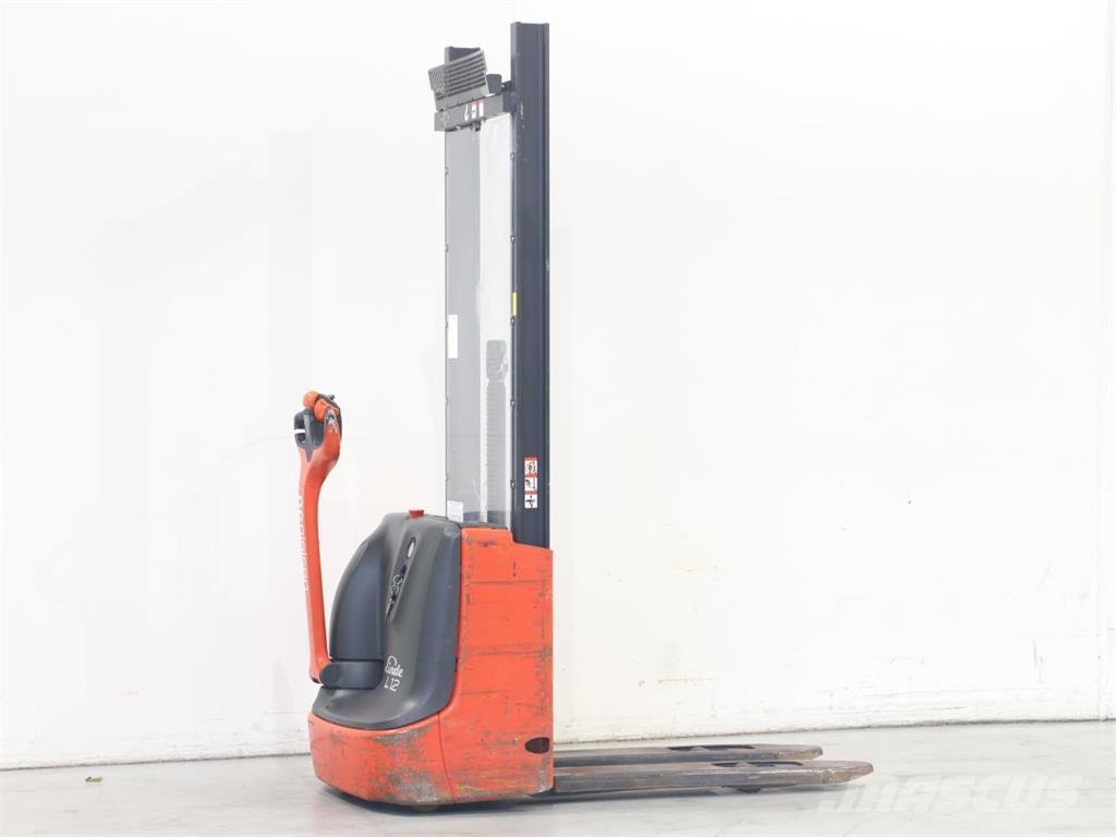 Linde L12/1172-01 Järelkäidavad virnastajad