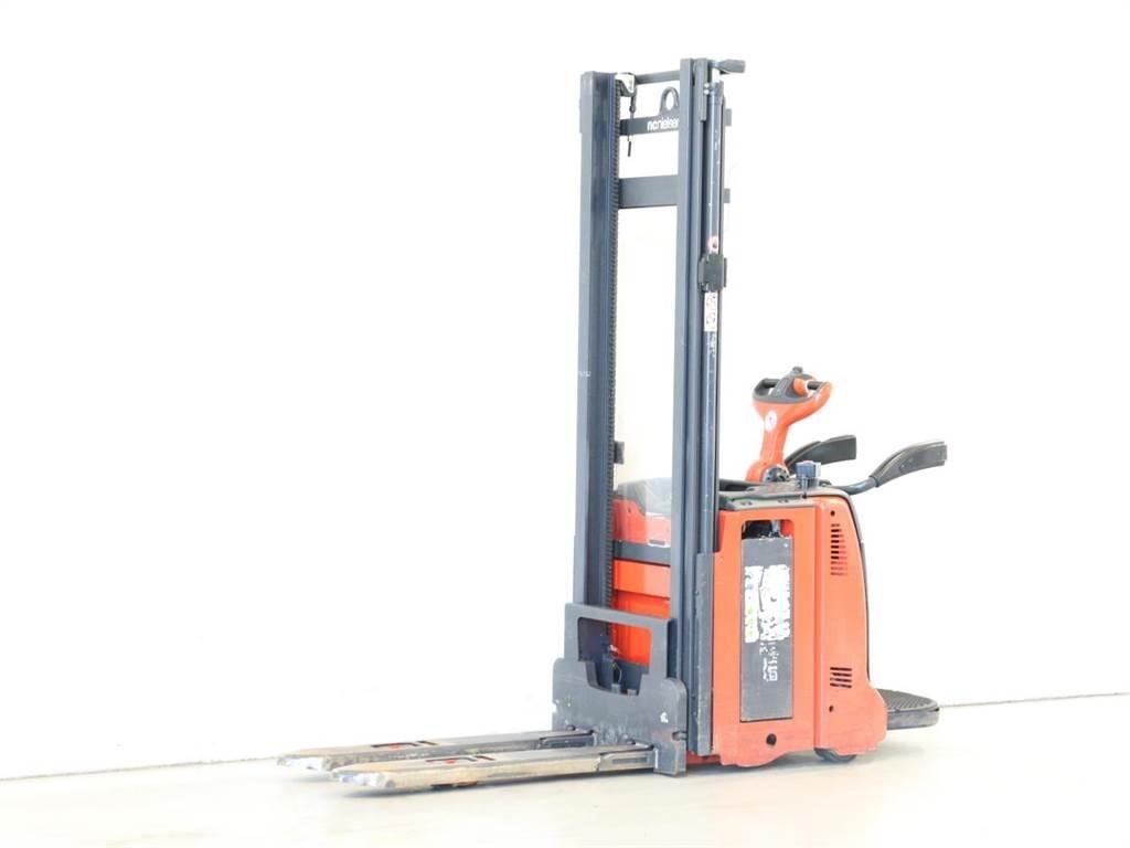Linde L12AP/133-00 Järelkäidavad virnastajad