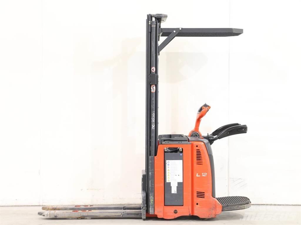 Linde L12AP/133-00 Järelkäidavad virnastajad