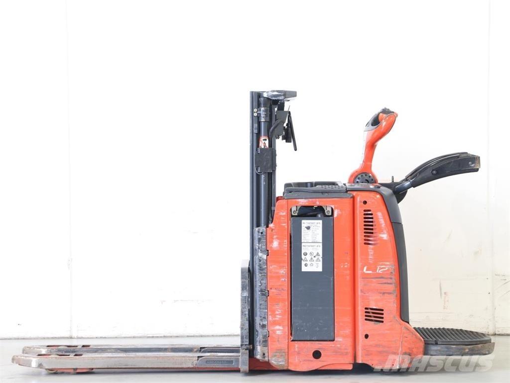 Linde L12AP/133-00 Järelkäidavad virnastajad