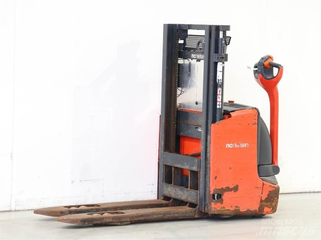 Linde L12I/1172 Järelkäidavad virnastajad
