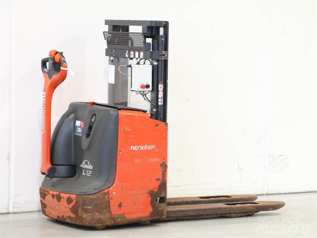 Linde L12I/1172 Järelkäidavad virnastajad