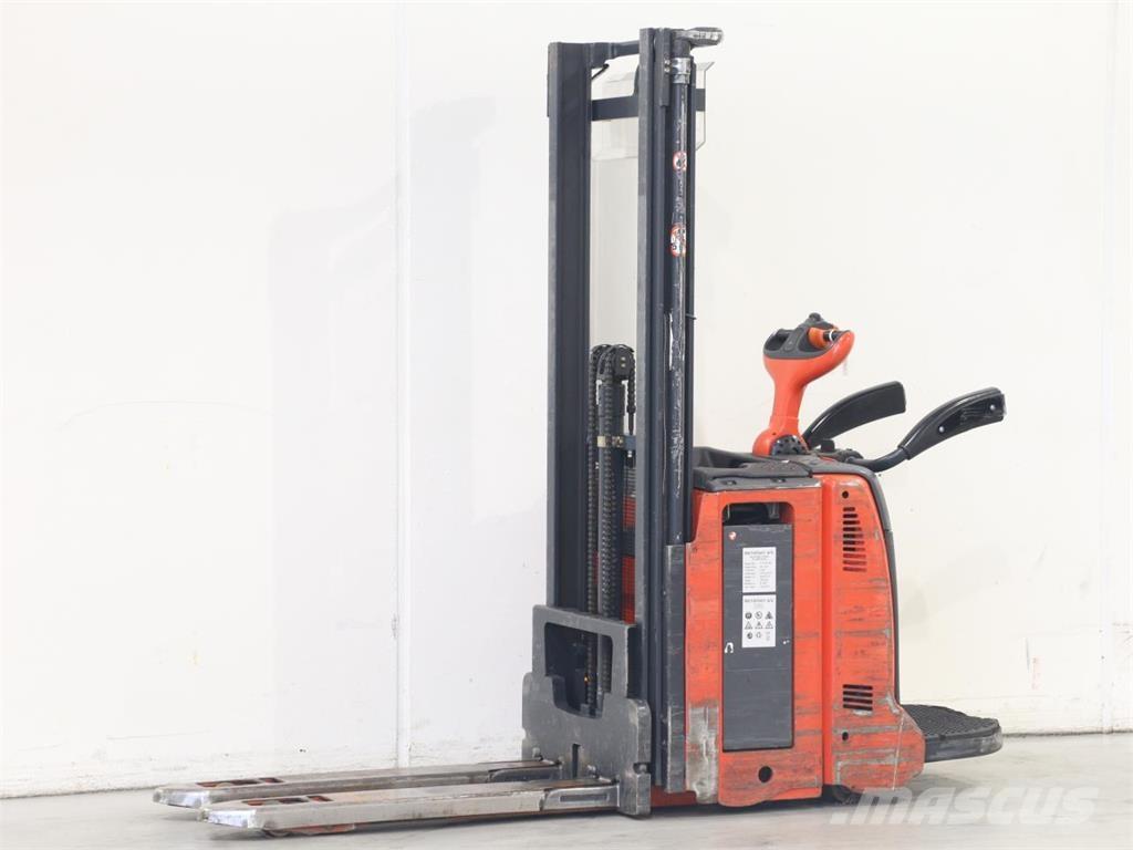Linde L12LAP/133 Järelkäidavad virnastajad