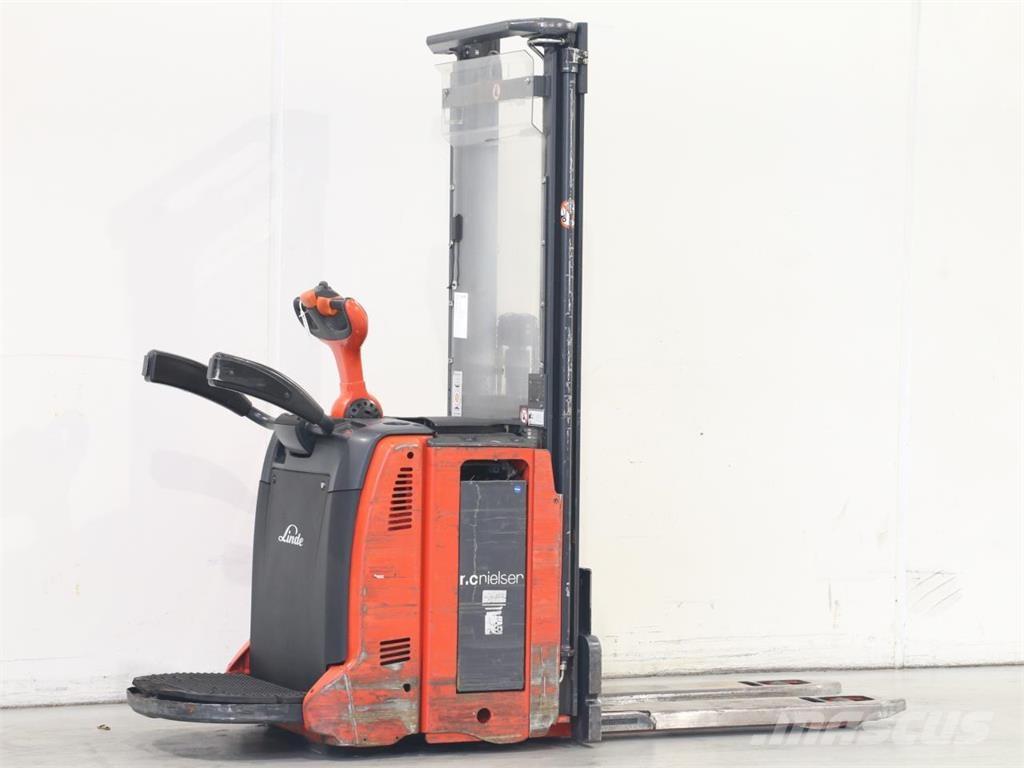 Linde L12LAP/133 Järelkäidavad virnastajad