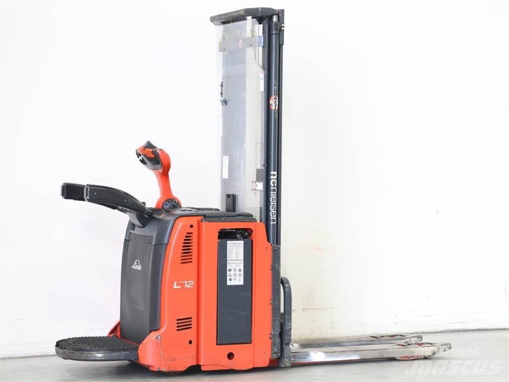 Linde L12LAP/133 Järelkäidavad virnastajad