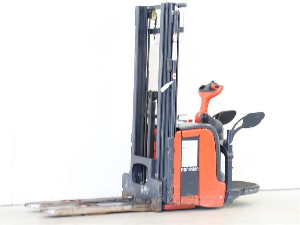 Linde L14API/372 Järelkäidavad virnastajad