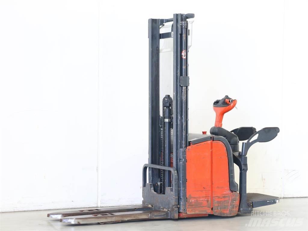 Linde L14API/372 Järelkäidavad virnastajad