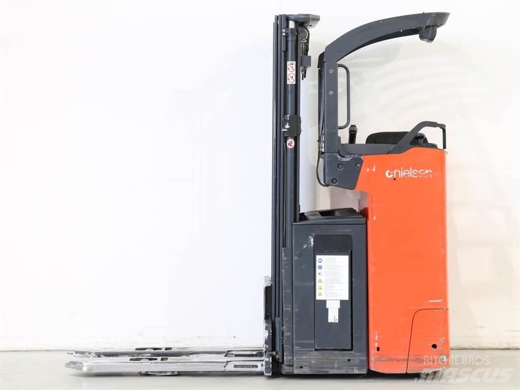 Linde L14R/1174-00 Järelkäidavad virnastajad