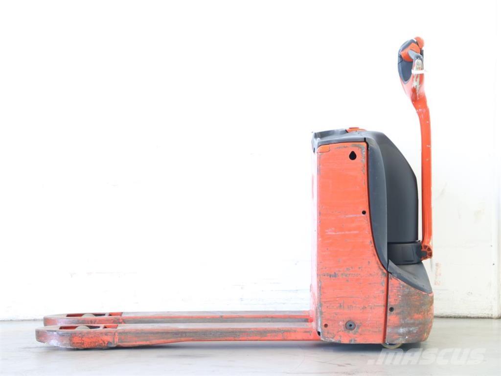 Linde T16/1152 Järelkäidavad virnastajad
