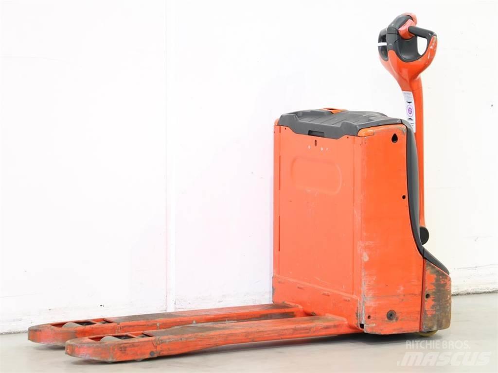 Linde T16/1152 Järelkäidavad virnastajad