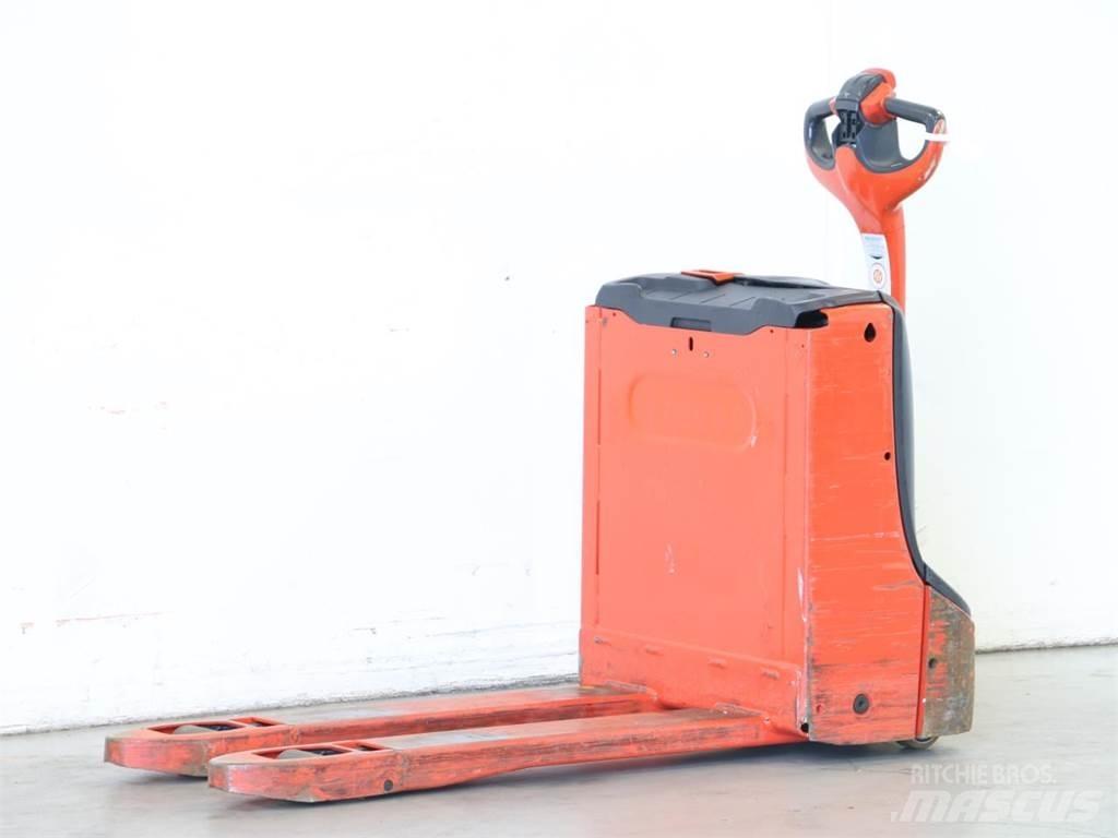 Linde T16/1152 Järelkäidavad virnastajad