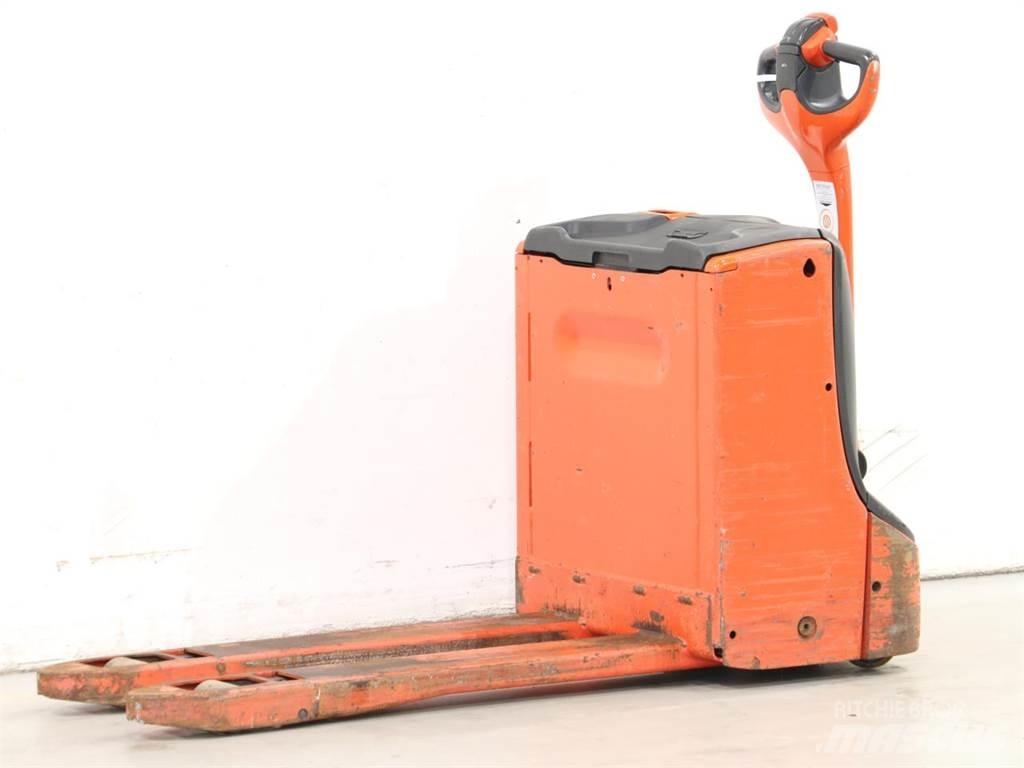 Linde T16/1152 Järelkäidavad virnastajad