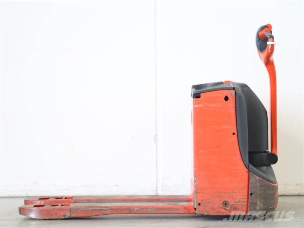 Linde T16/1152 Järelkäidavad virnastajad