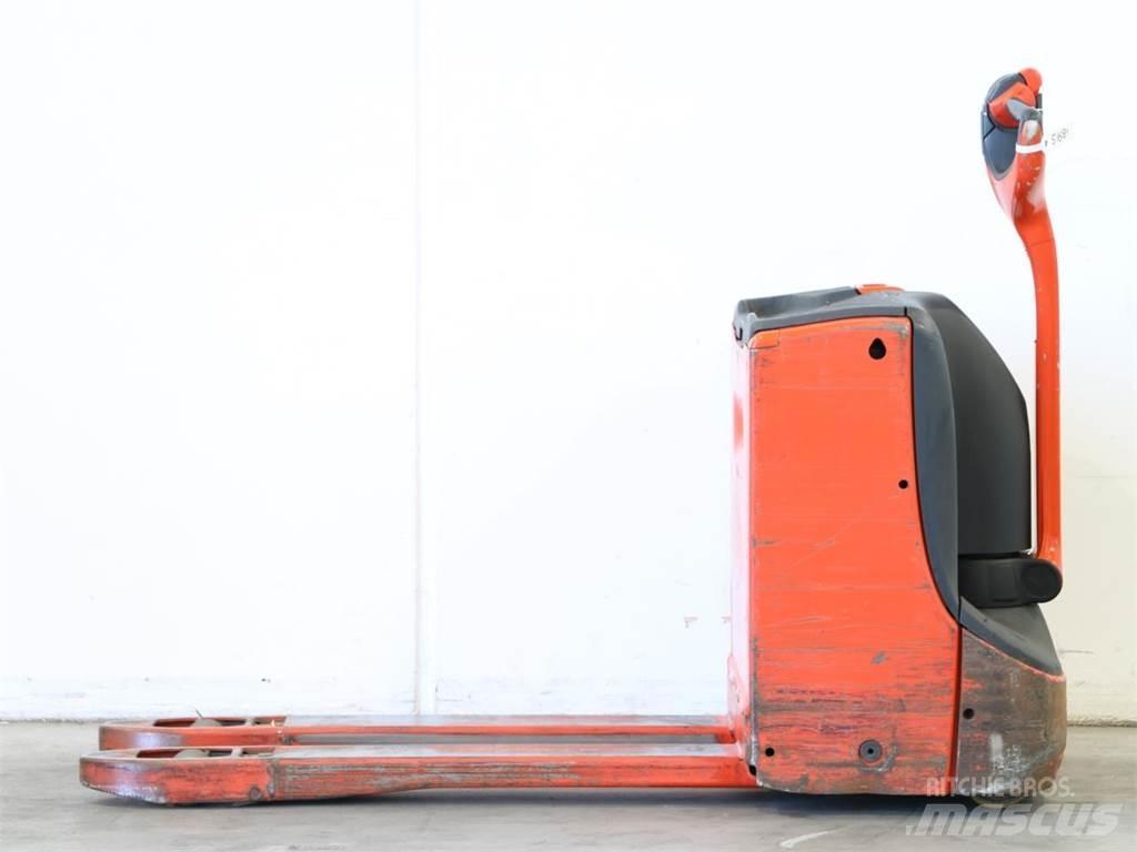 Linde T16/1152 Järelkäidavad virnastajad