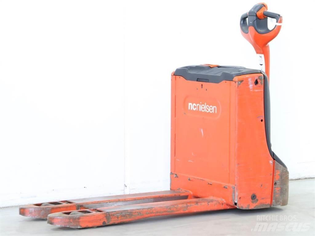 Linde T16/1152 Järelkäidavad virnastajad