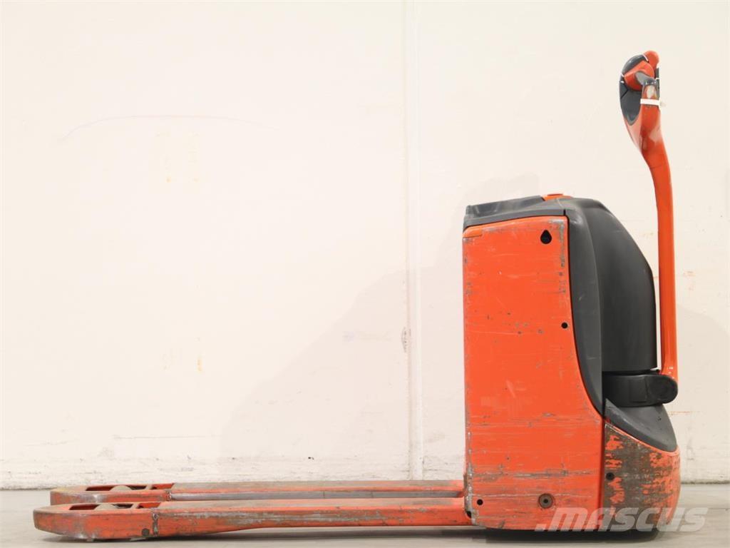 Linde T16/1152 Järelkäidavad virnastajad