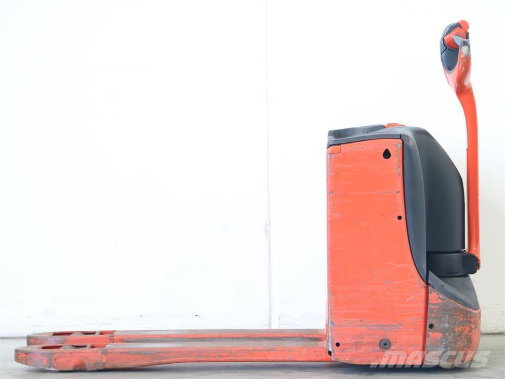 Linde T16/1152 Järelkäidavad virnastajad