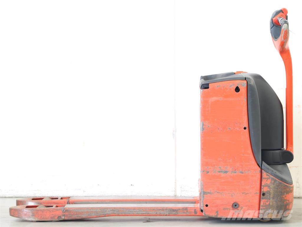 Linde T16/1152 Järelkäidavad virnastajad