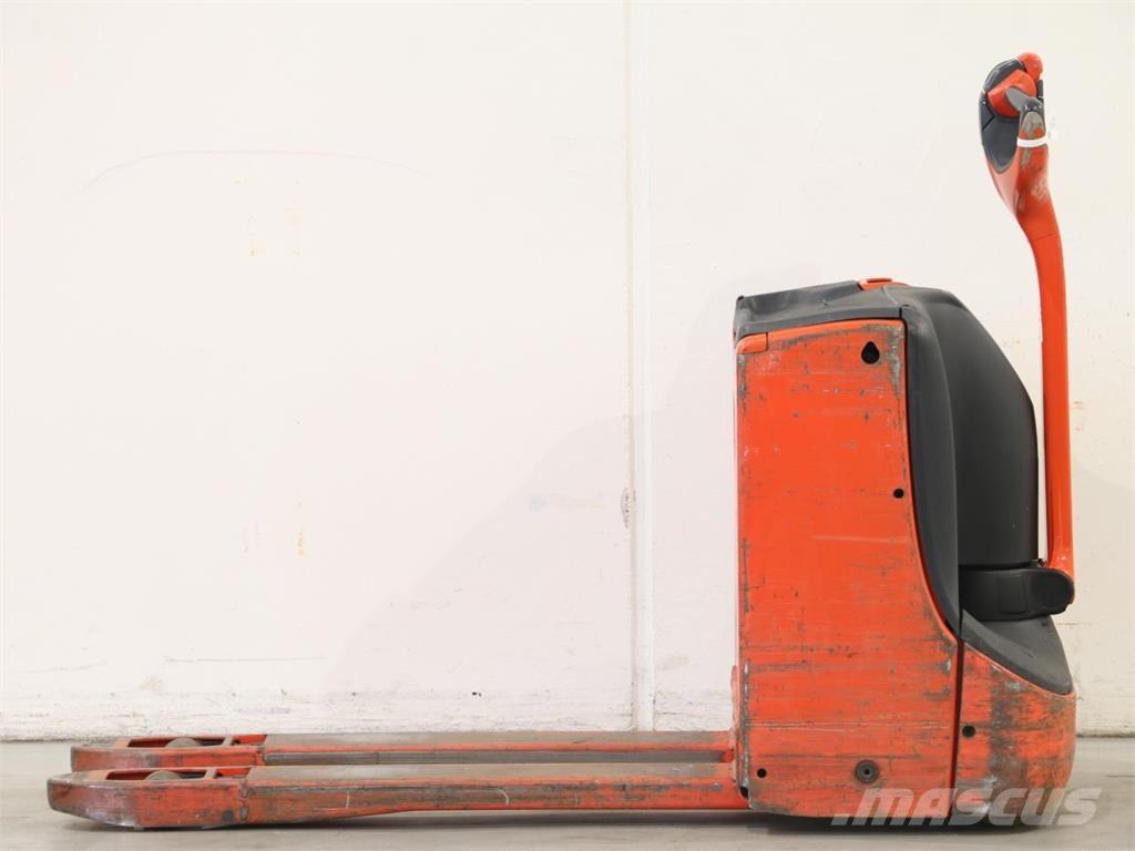 Linde T16/1152 Järelkäidavad virnastajad