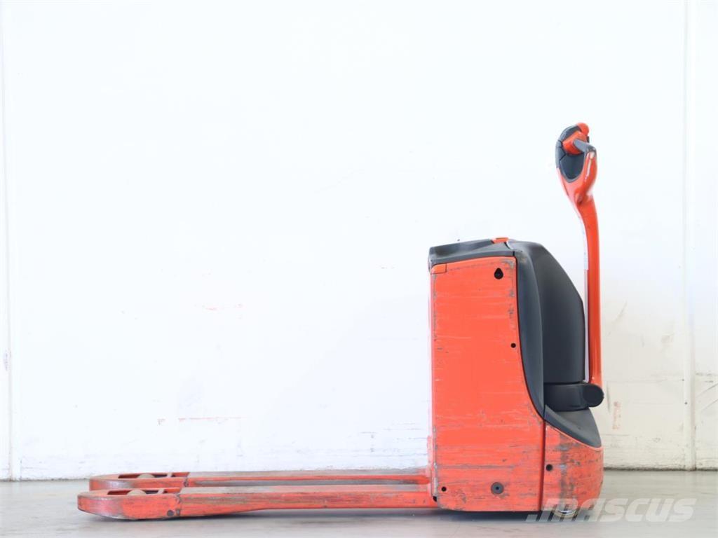 Linde T16/1152 Järelkäidavad virnastajad