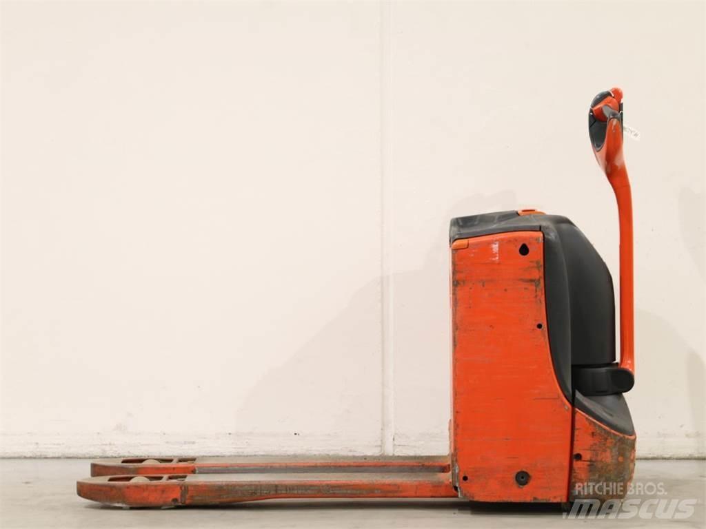 Linde T16/1152-00 Järelkäidavad virnastajad