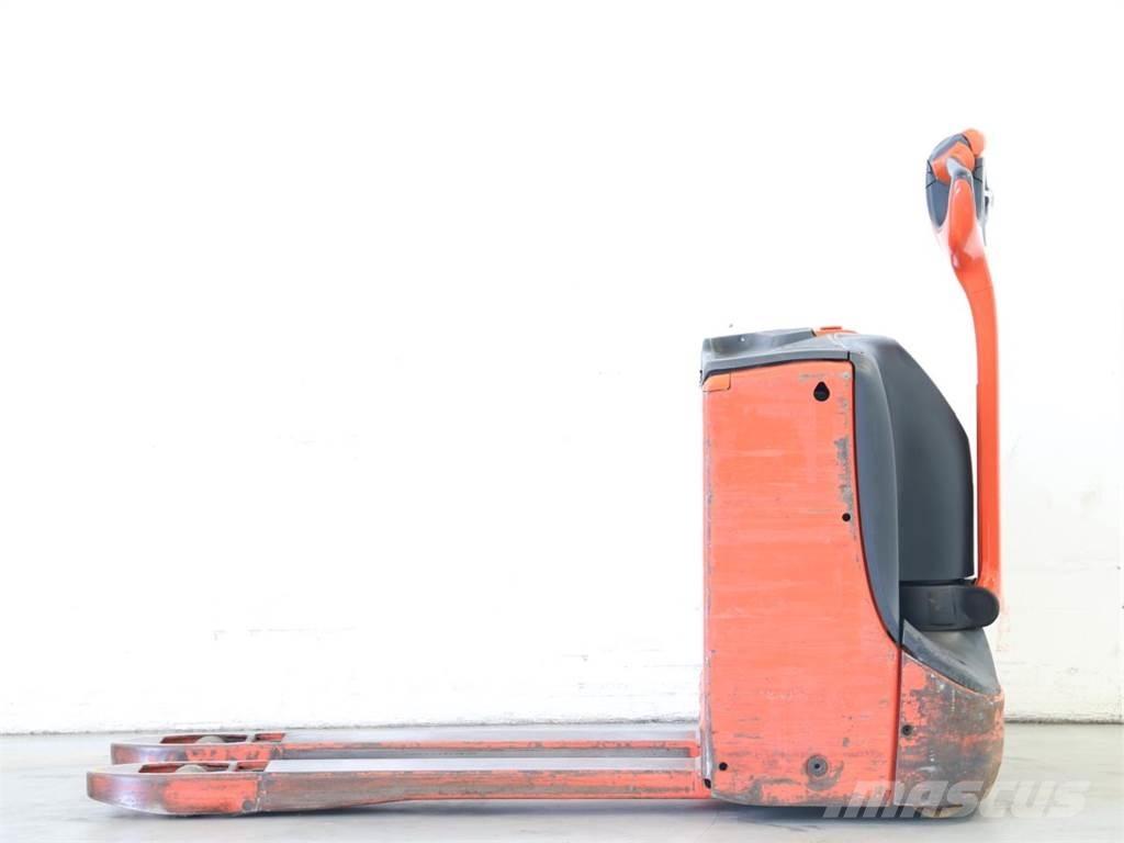 Linde T16/1152-00 Järelkäidavad virnastajad