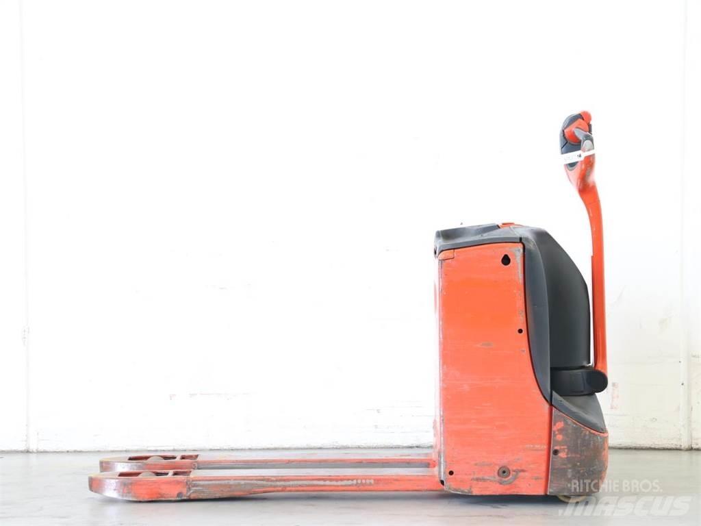 Linde T16/1152-00 Järelkäidavad virnastajad