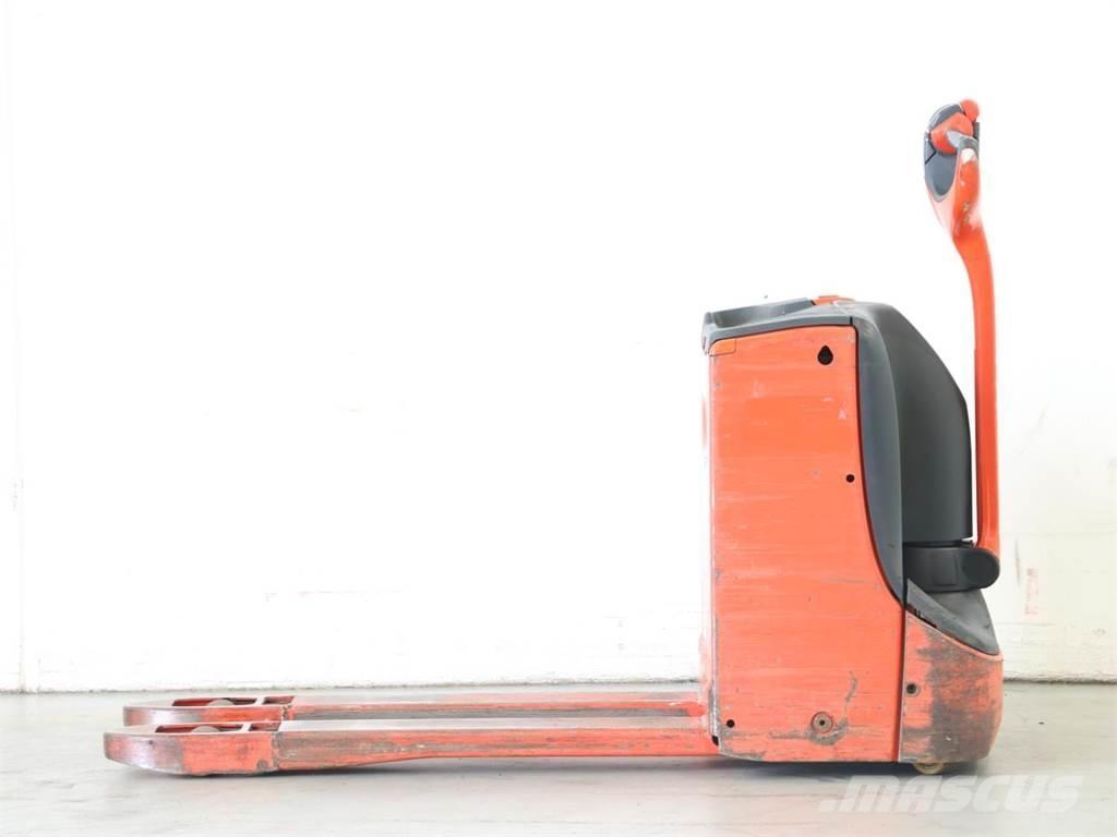 Linde T16/1152-00 Järelkäidavad virnastajad