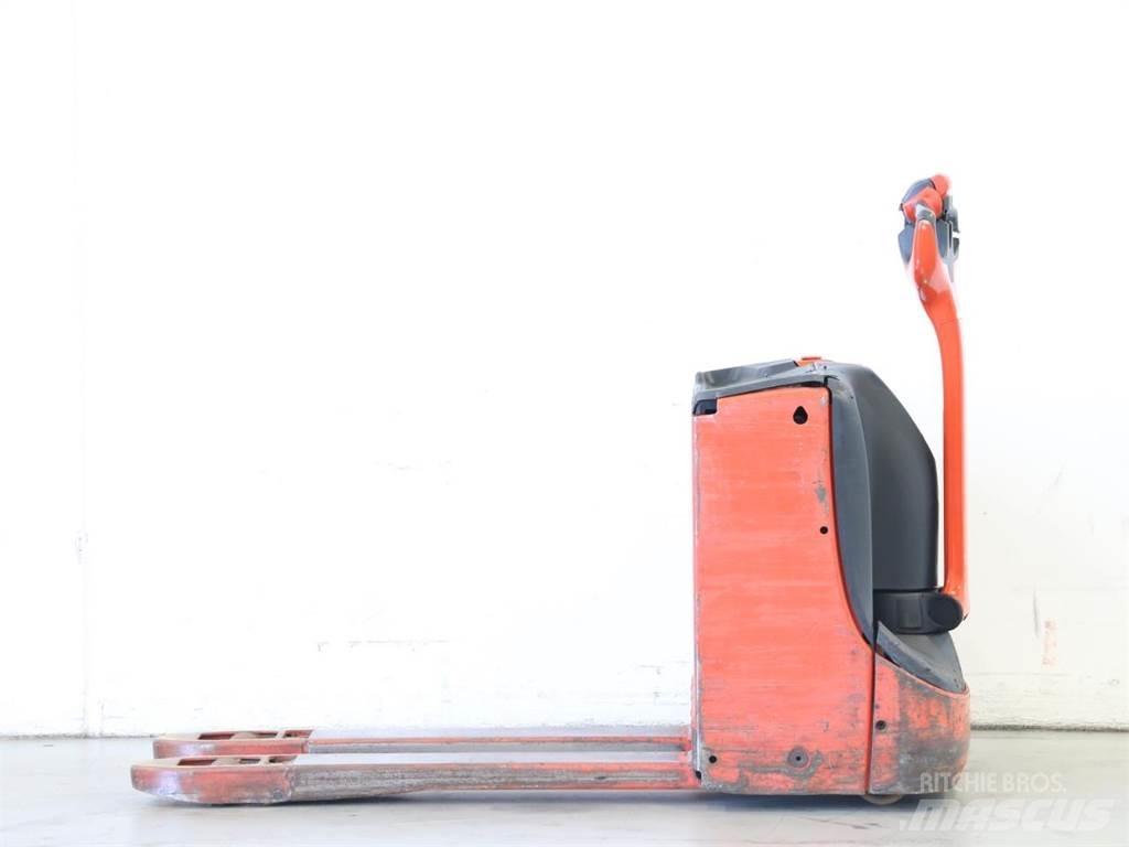 Linde T16/1152-00 Järelkäidavad virnastajad