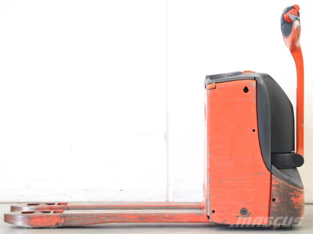 Linde T16/1152-02 Järelkäidavad virnastajad