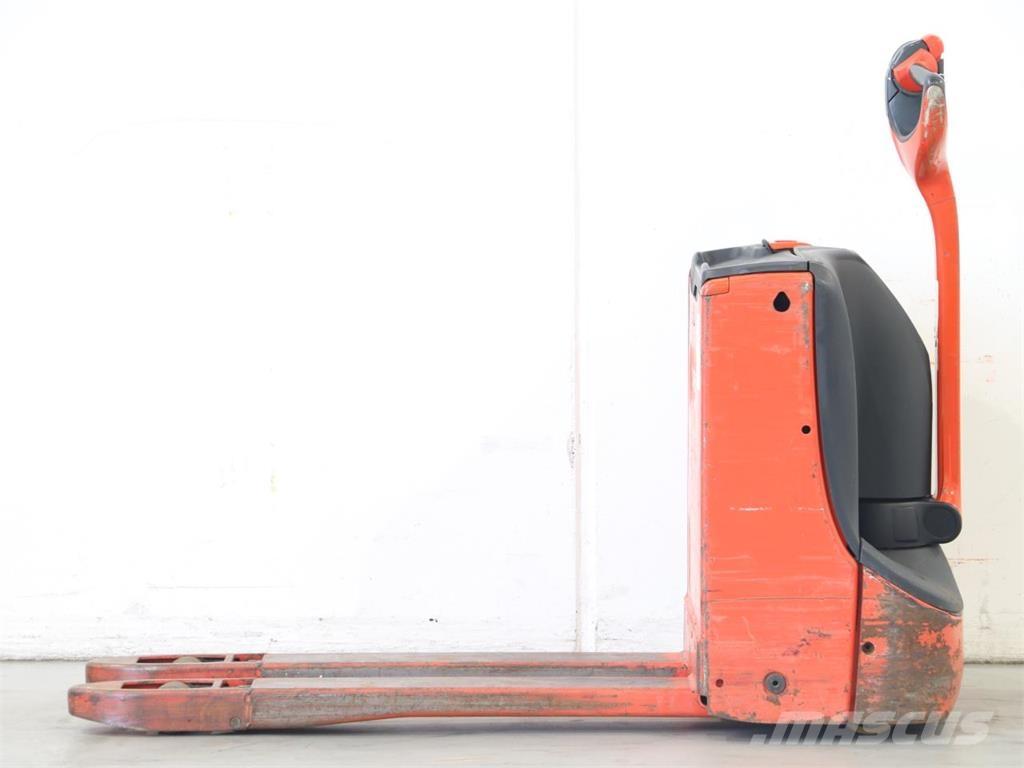 Linde T16/1152-02 Järelkäidavad virnastajad