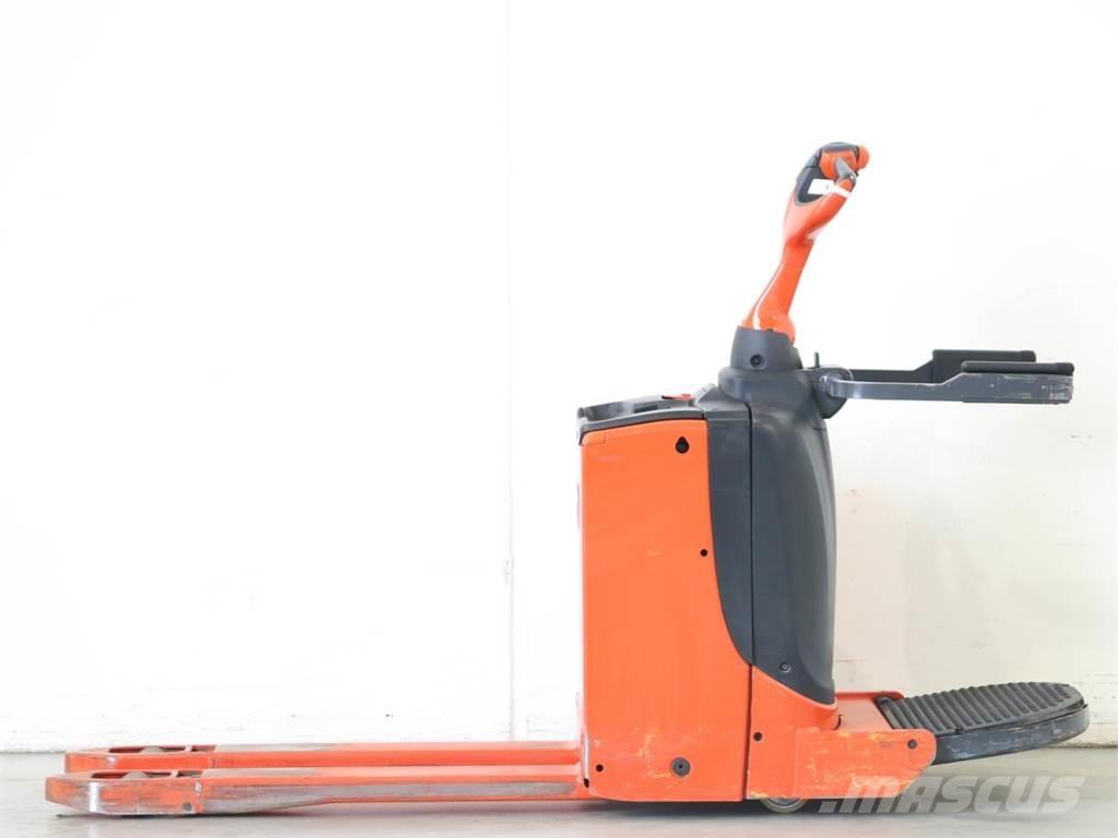 Linde T16P/1151 Järelkäidavad virnastajad
