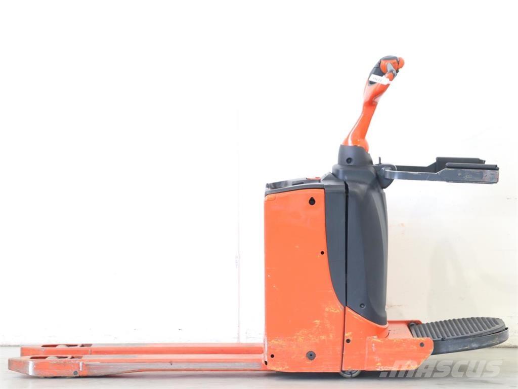 Linde T16P/1151 Järelkäidavad virnastajad