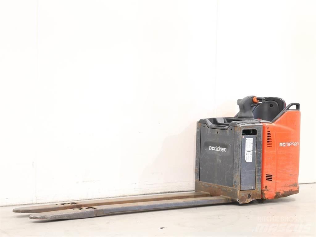 Linde T20SP/131 Järelkäidavad virnastajad