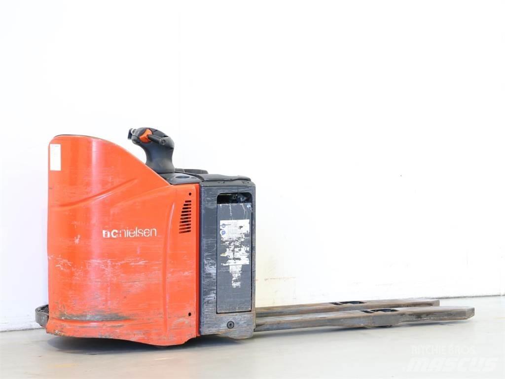 Linde T20SP/131 Järelkäidavad virnastajad
