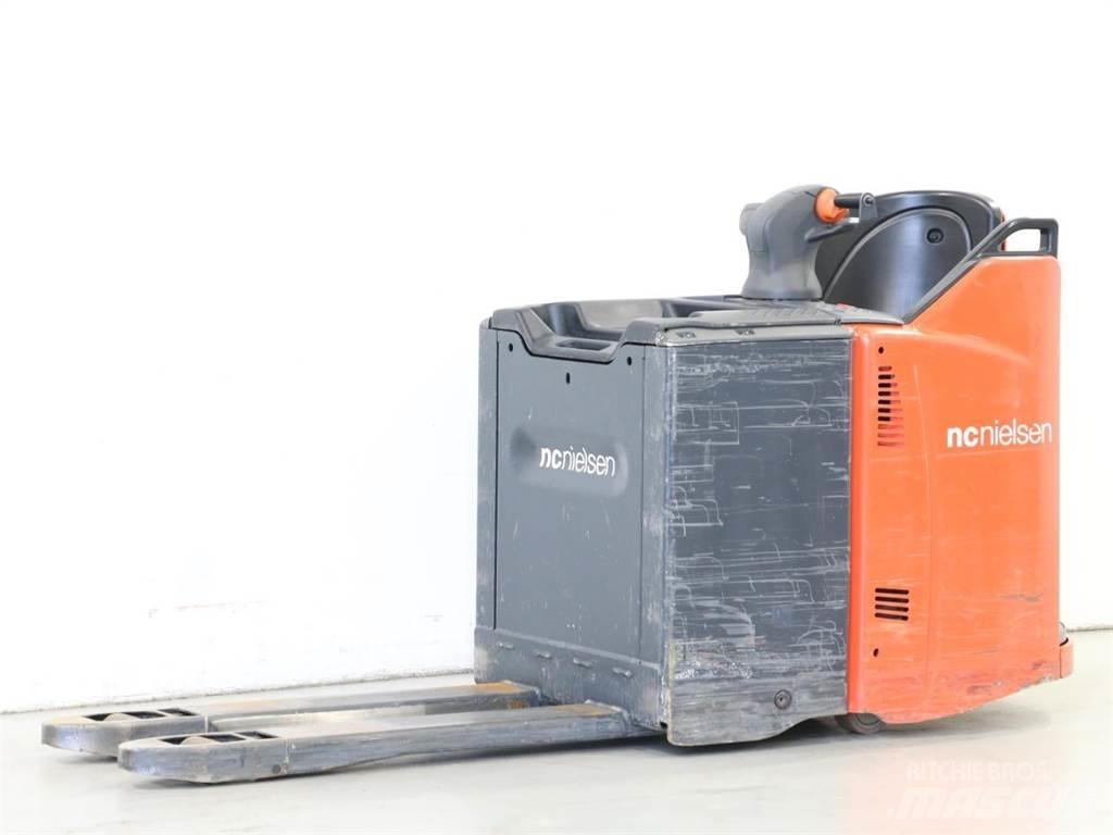Linde T20SP/131 Järelkäidavad virnastajad
