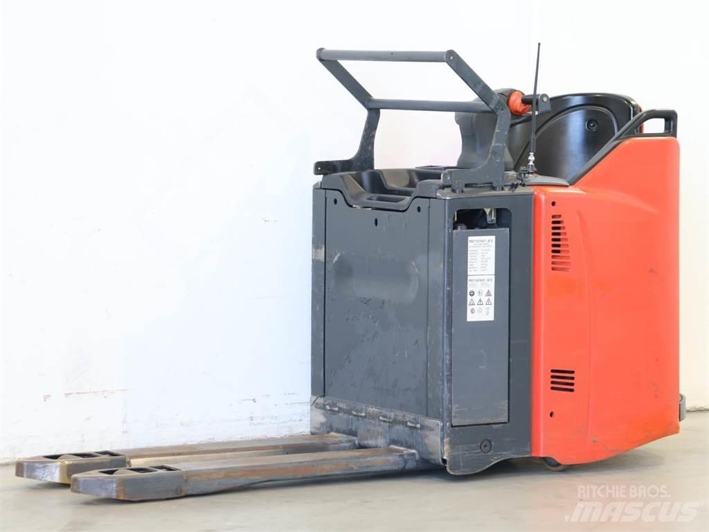 Linde T20SP/131 Järelkäidavad virnastajad
