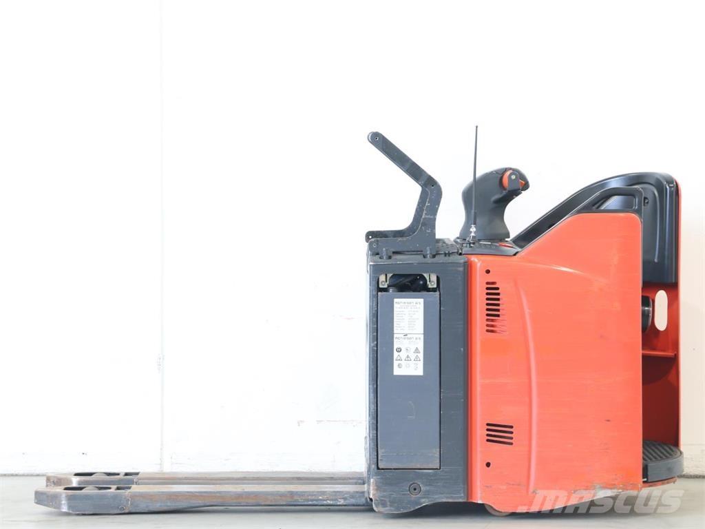 Linde T20SP/131-02 Järelkäidavad virnastajad