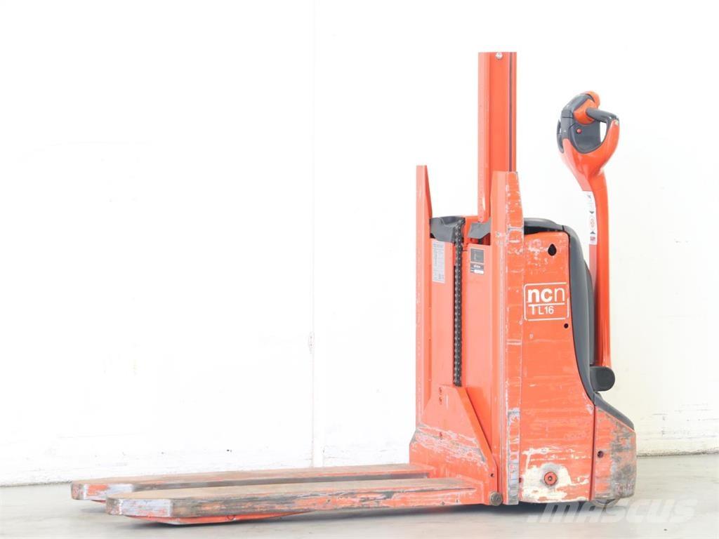 NCN TL16/1152-00 Järelkäidavad virnastajad