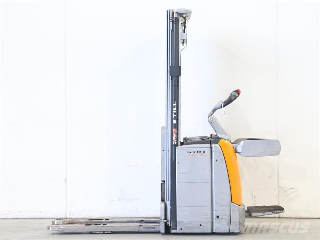 Still EXV-SF14 Järelkäidavad virnastajad