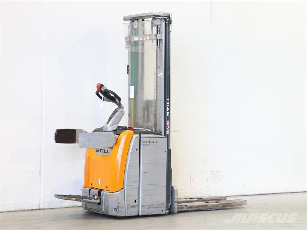 Still EXV-SF14 Järelkäidavad virnastajad