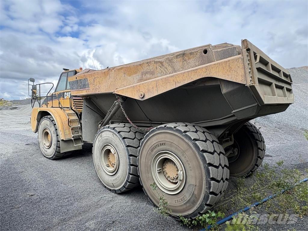 CAT 740 Liigendraamiga pinnaseveokid