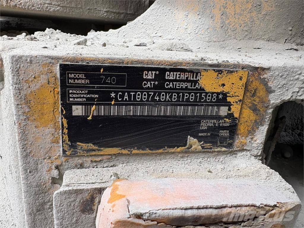 CAT 740 Liigendraamiga pinnaseveokid