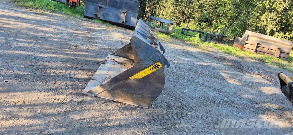 CAT 906M Rataslaadurid