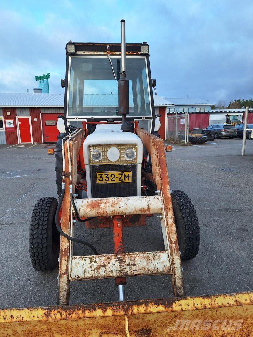 David Brown 990 Traktorid