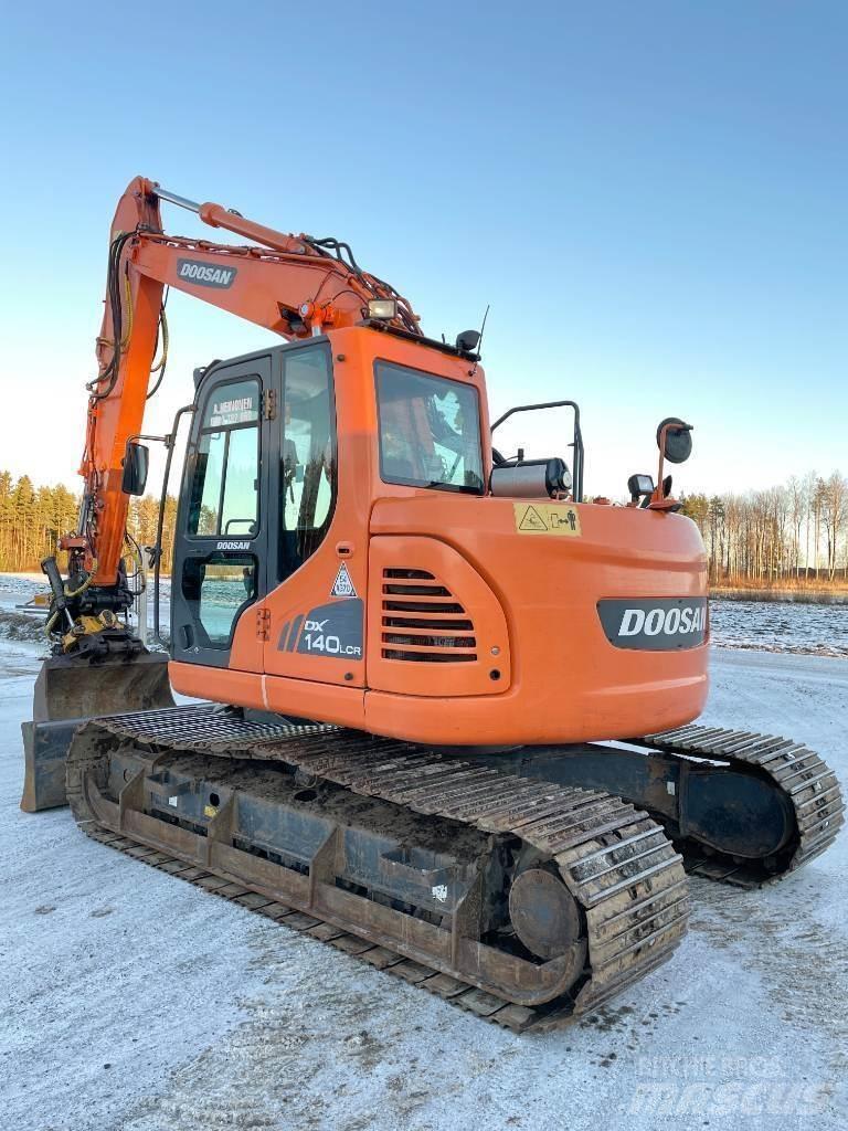 Doosan DX 140 LCR Roomikekskavaatorid